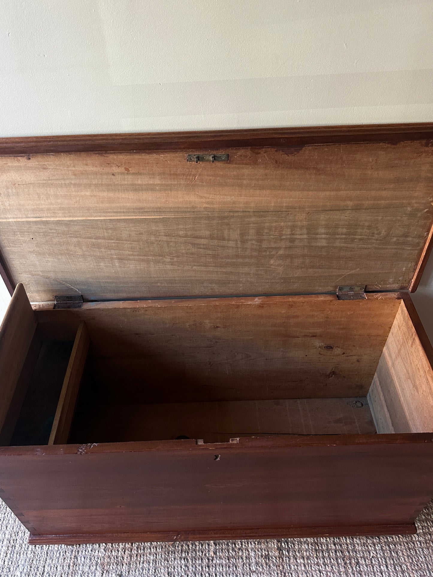 Pine chest with ball feet