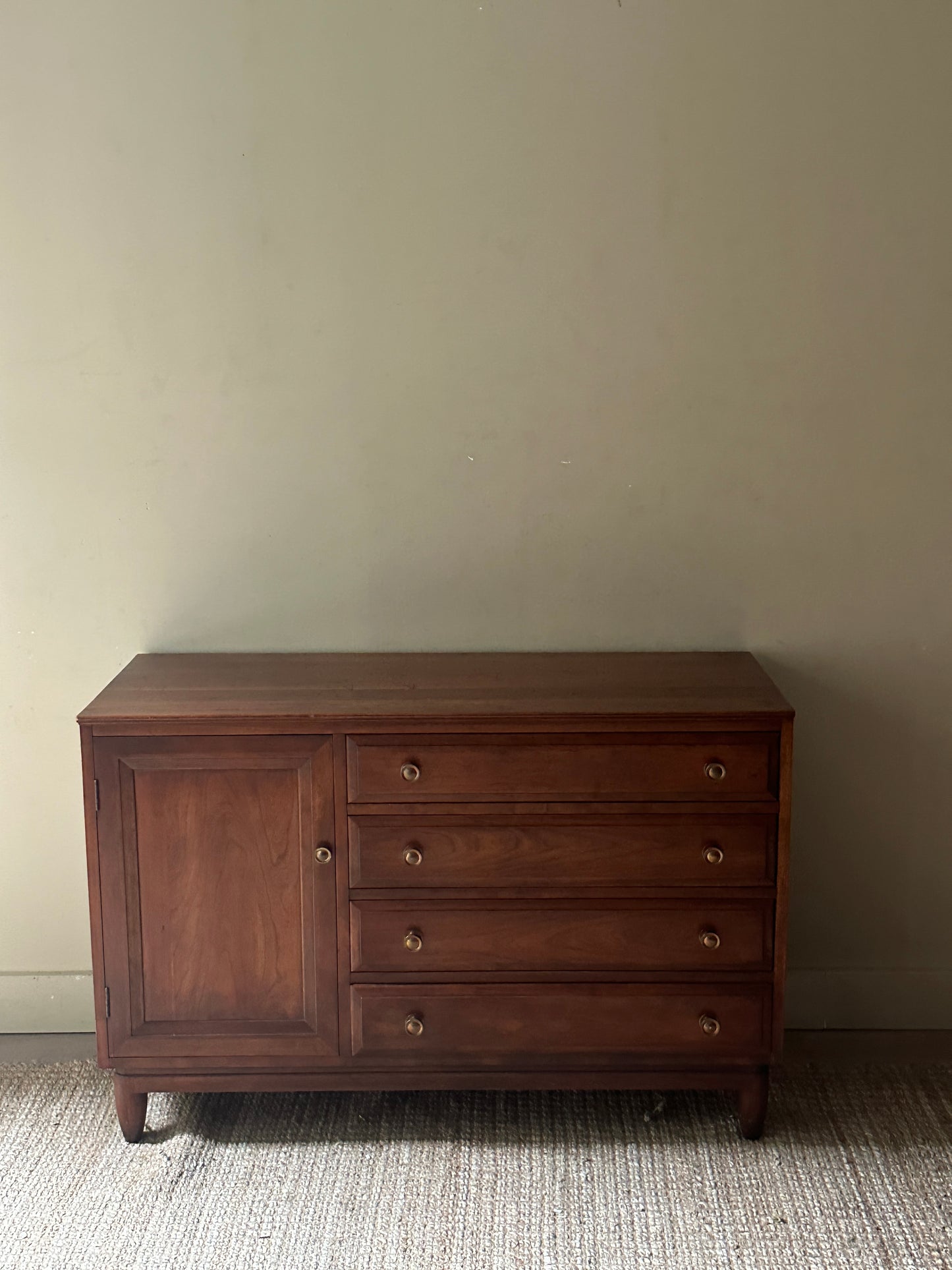 Willett dresser