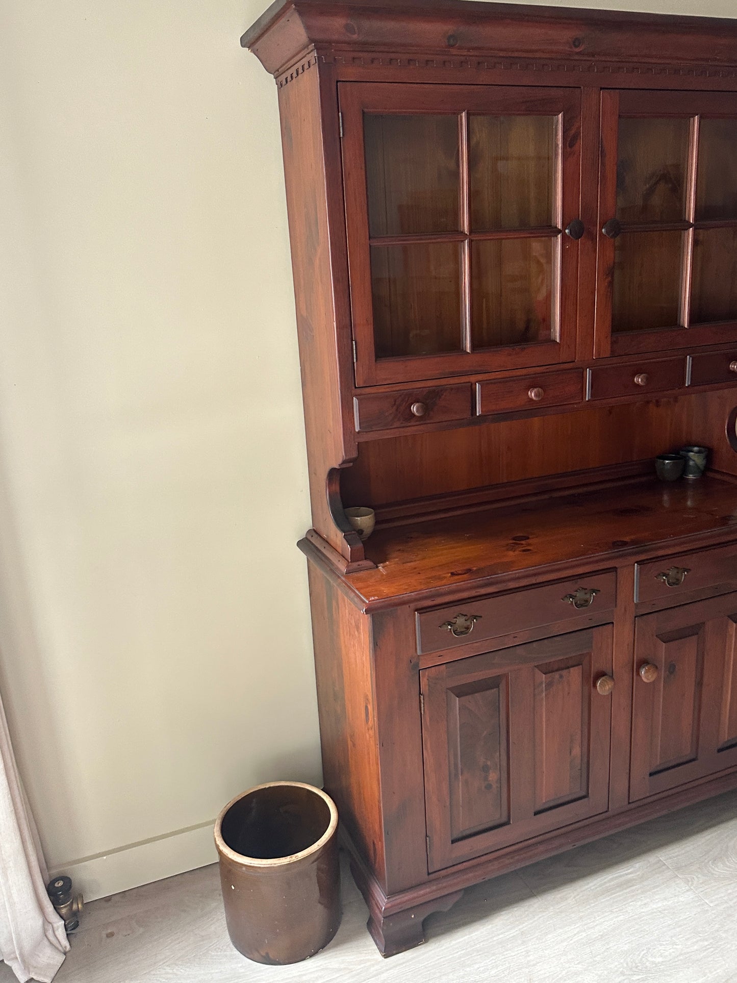 Pine two piece hutch