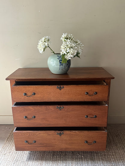 Pine dresser