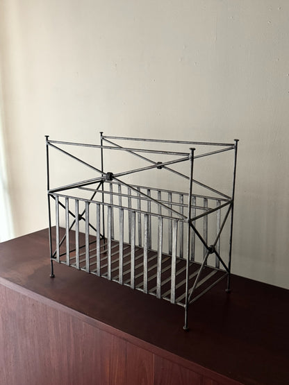 Steel magazine rack