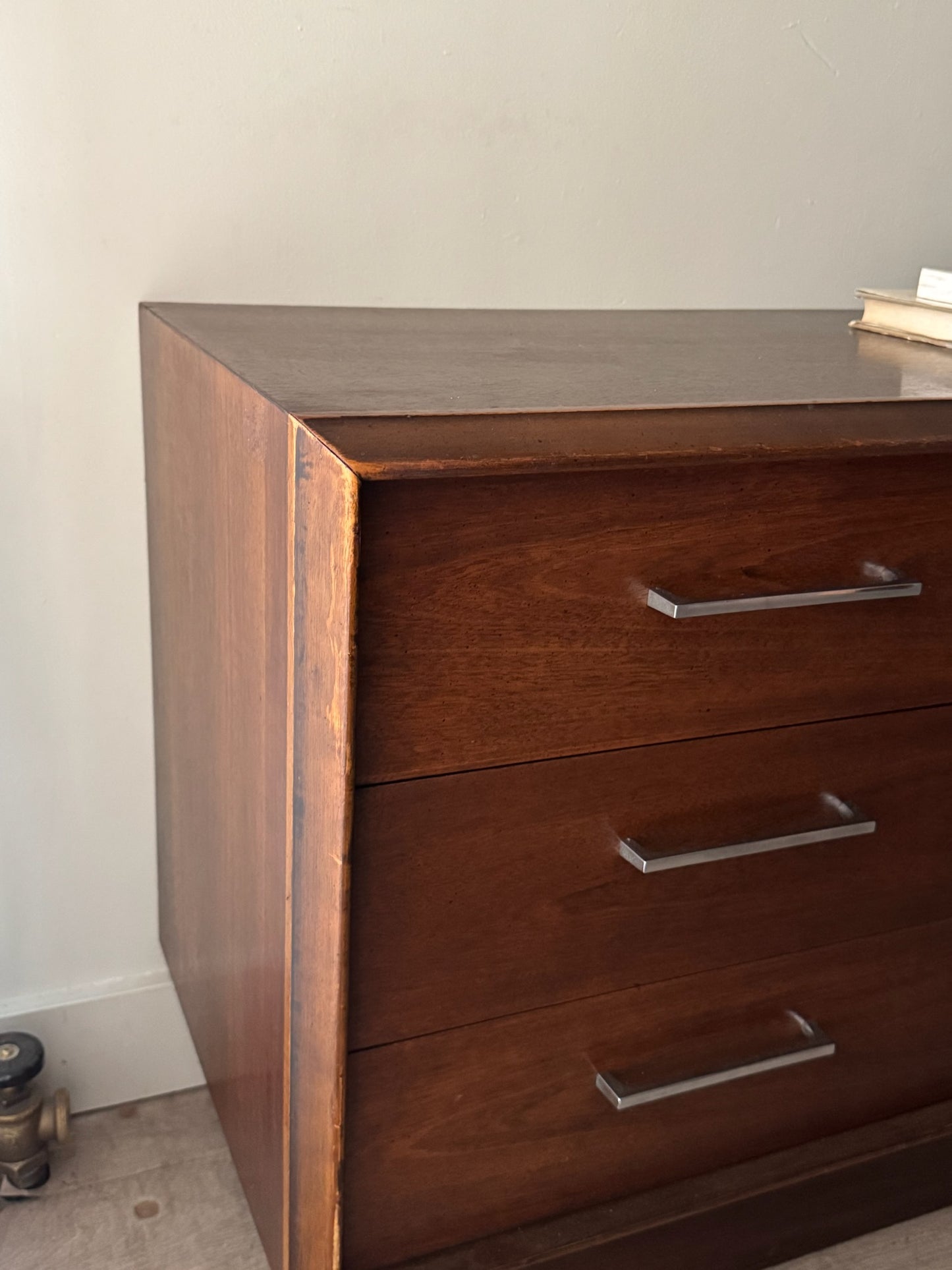 Lane walnut 6 drawer dresser