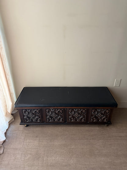 Lane cedar chest bench