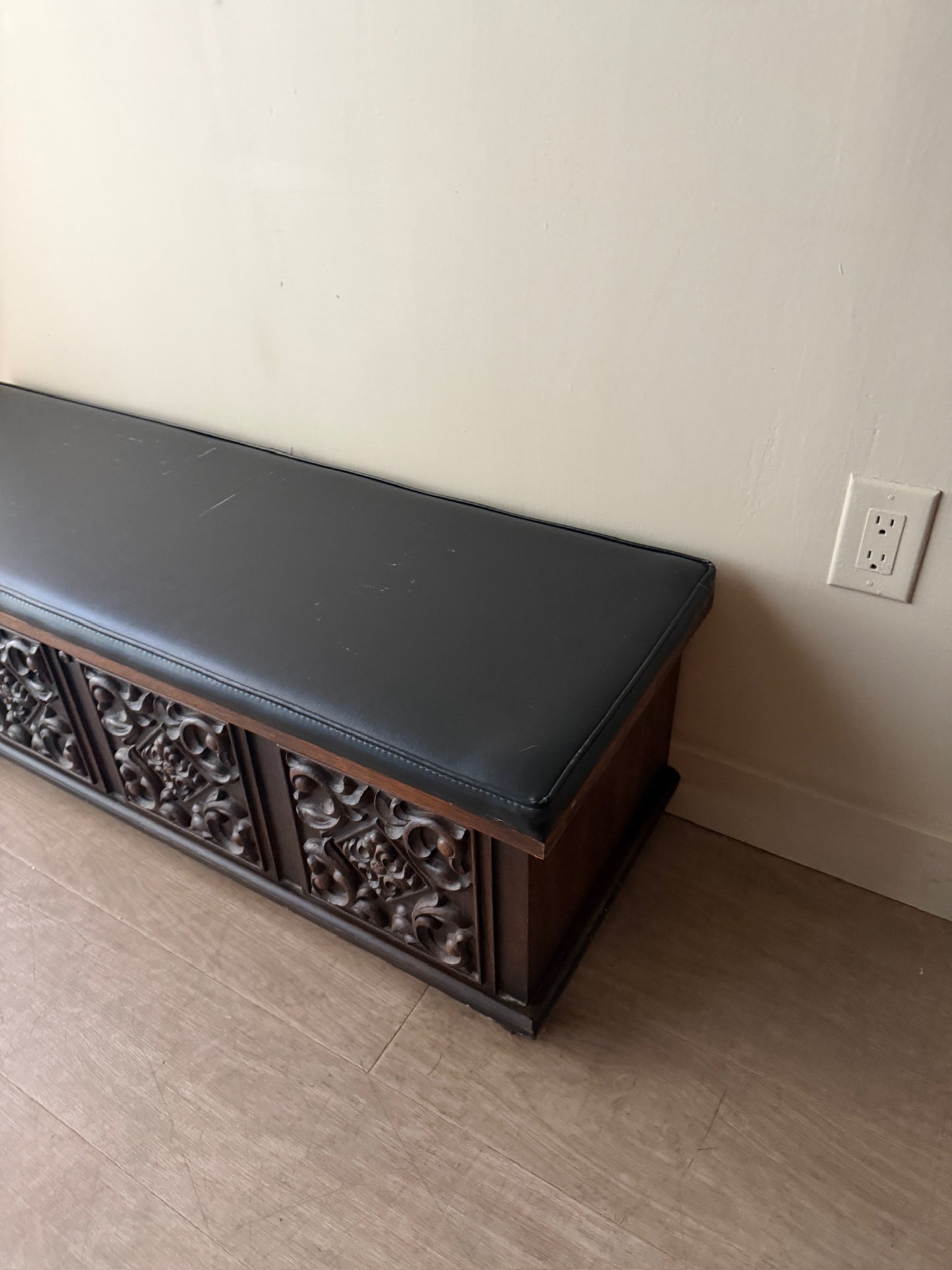 Lane cedar chest bench