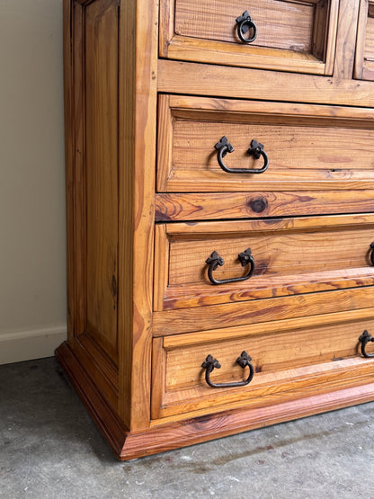 Pine dresser