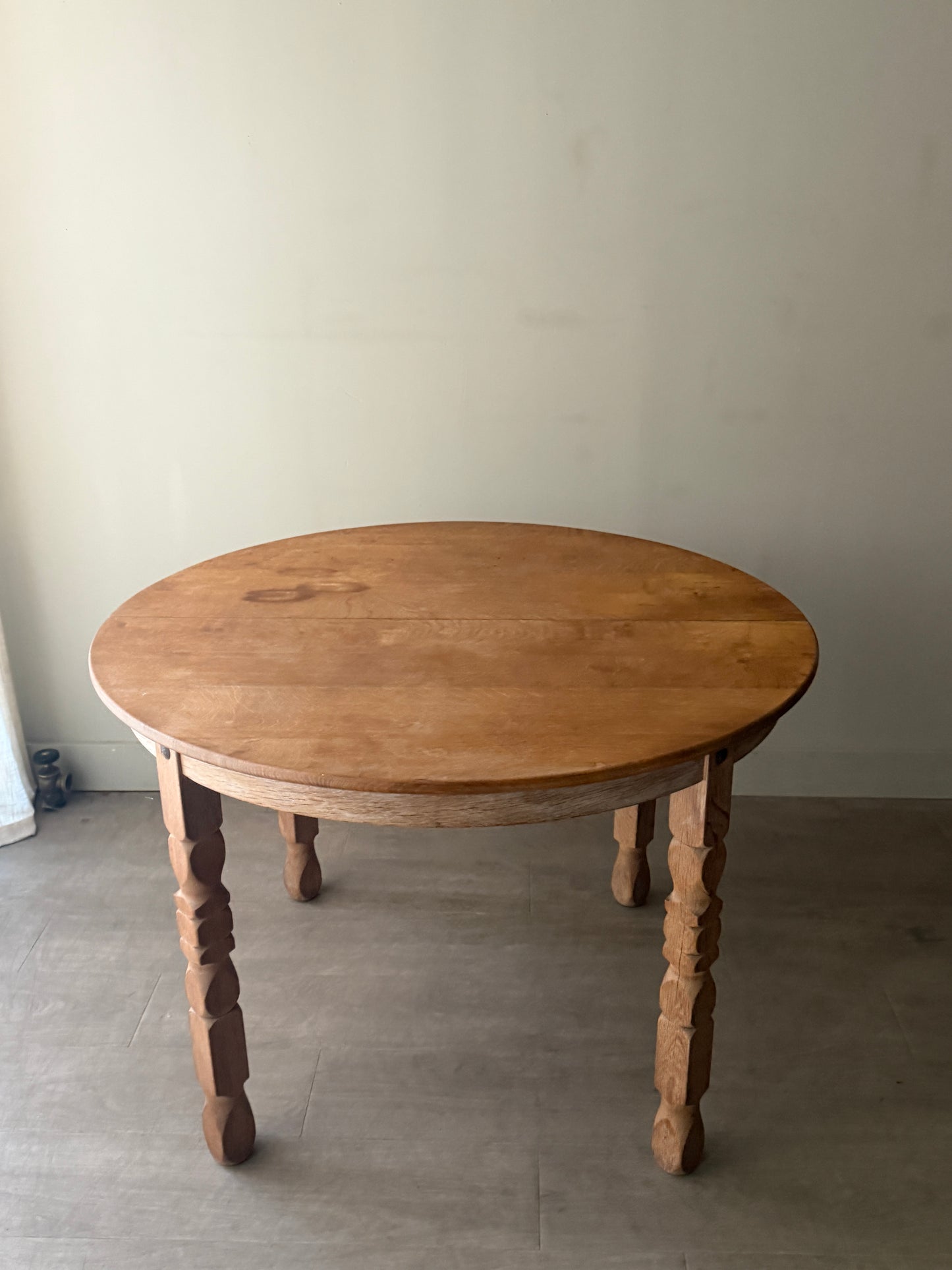 Logeskov Mobler Danish oak dining table with leaves