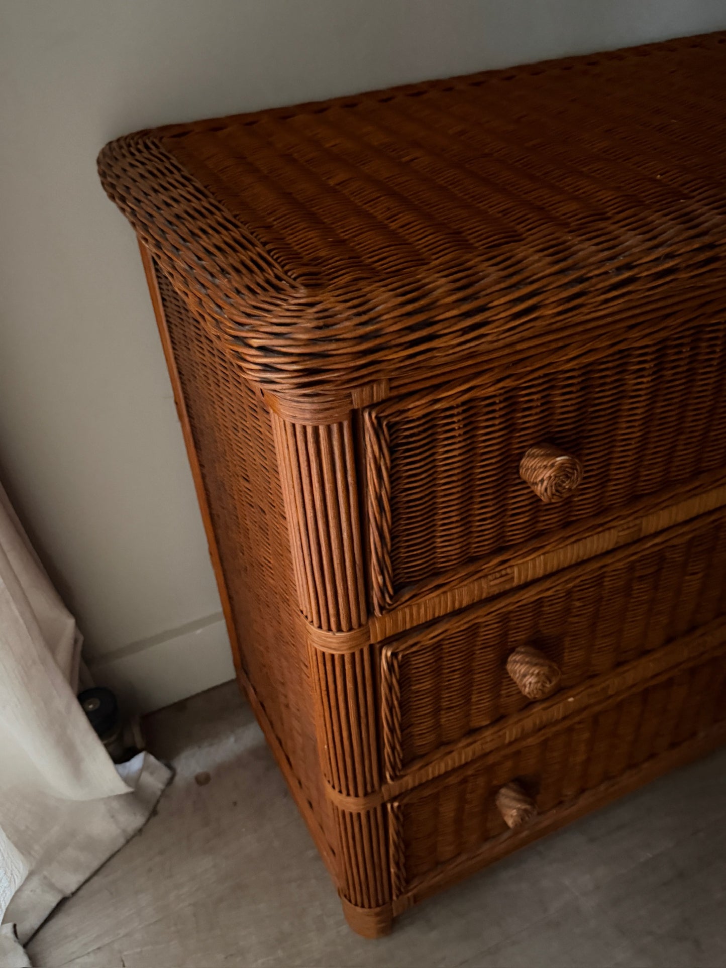 Wicker 6 drawer dresser