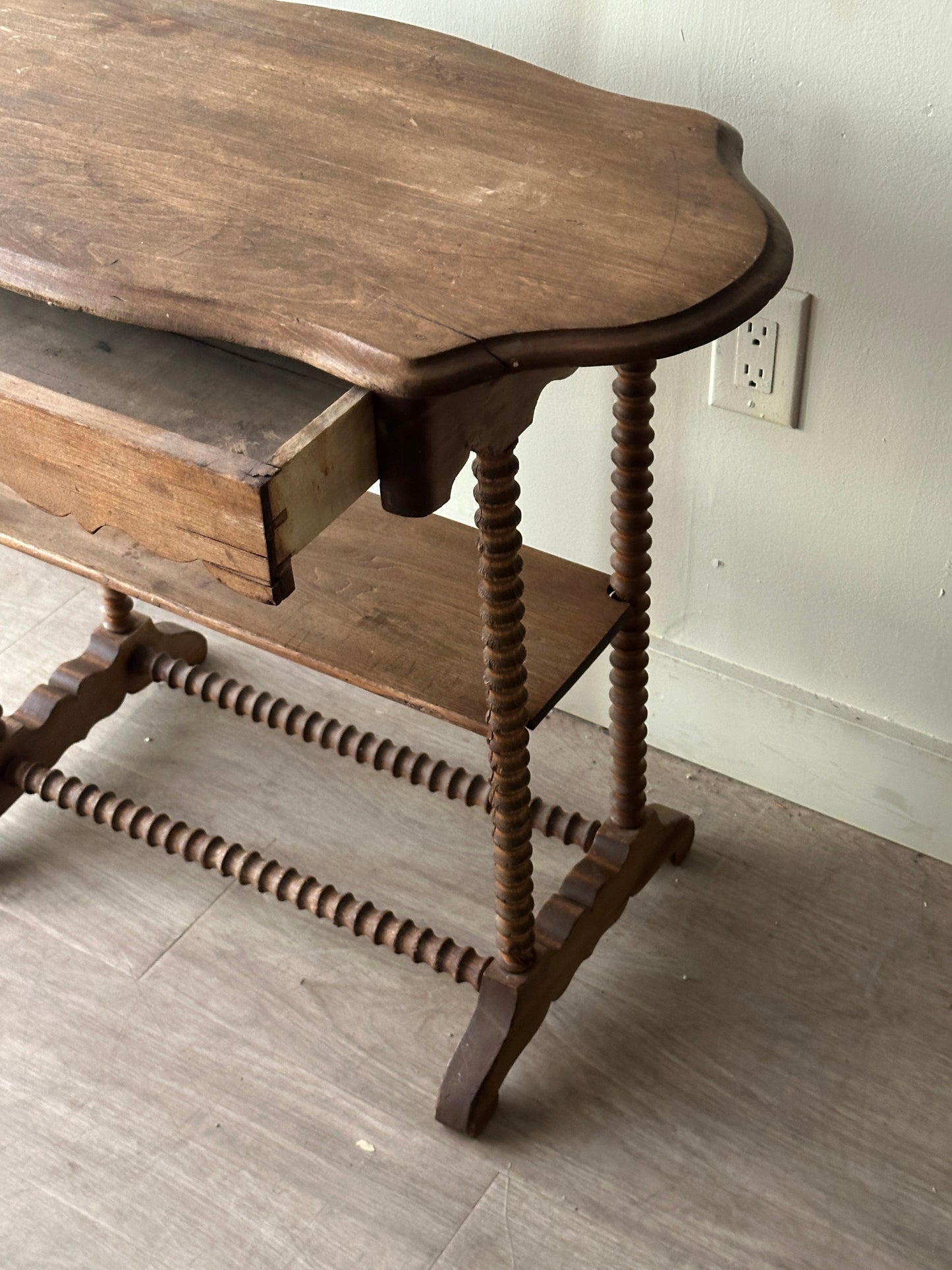 Spindle leg side table