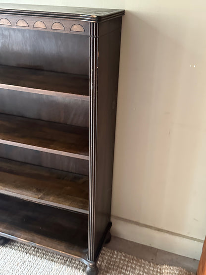 Ball foot pine shelf