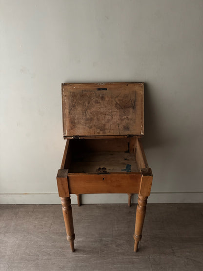 Pennsylvania Sheraton pine schoolmaster’s desk