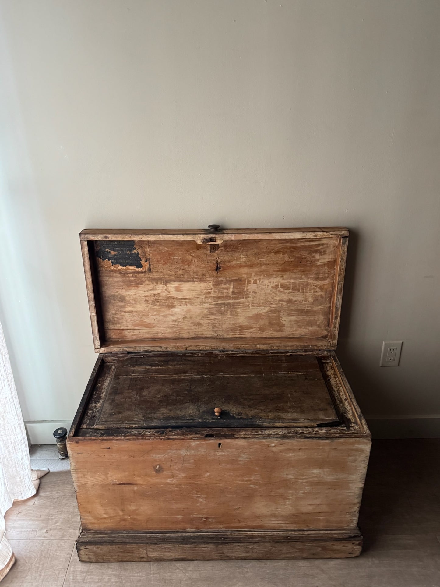 Pine chest