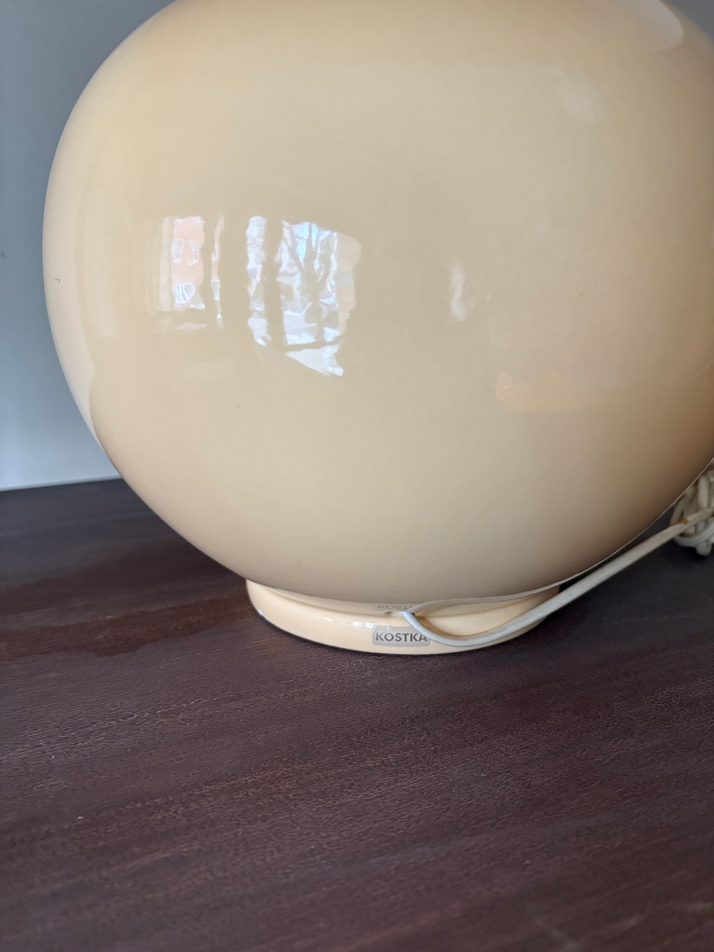 Kostka pale yellow table lamp