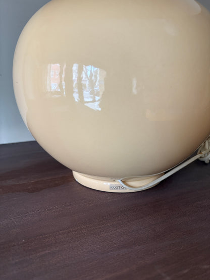 Kostka pale yellow table lamp