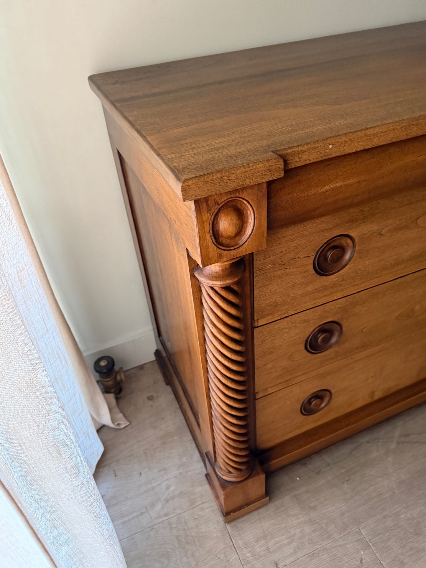 Oak 6 drawer sideboard