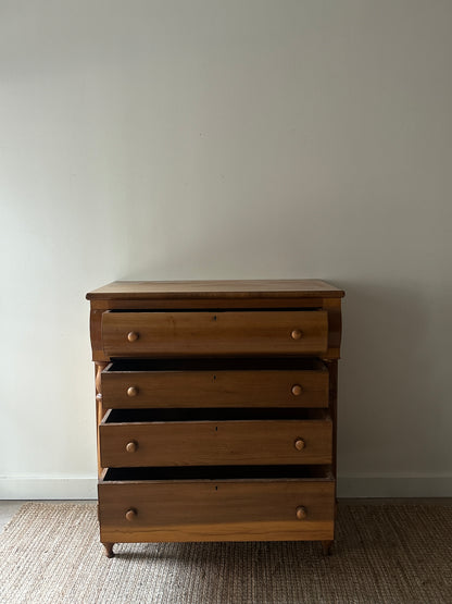 Empire dresser