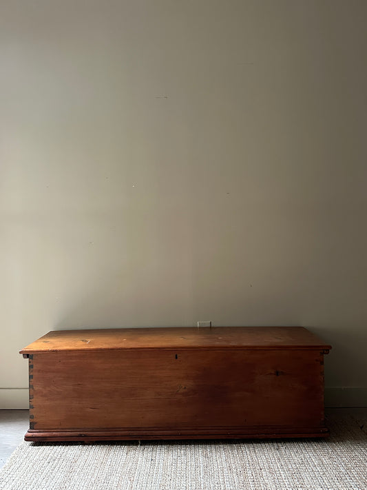 Pine chest/bench