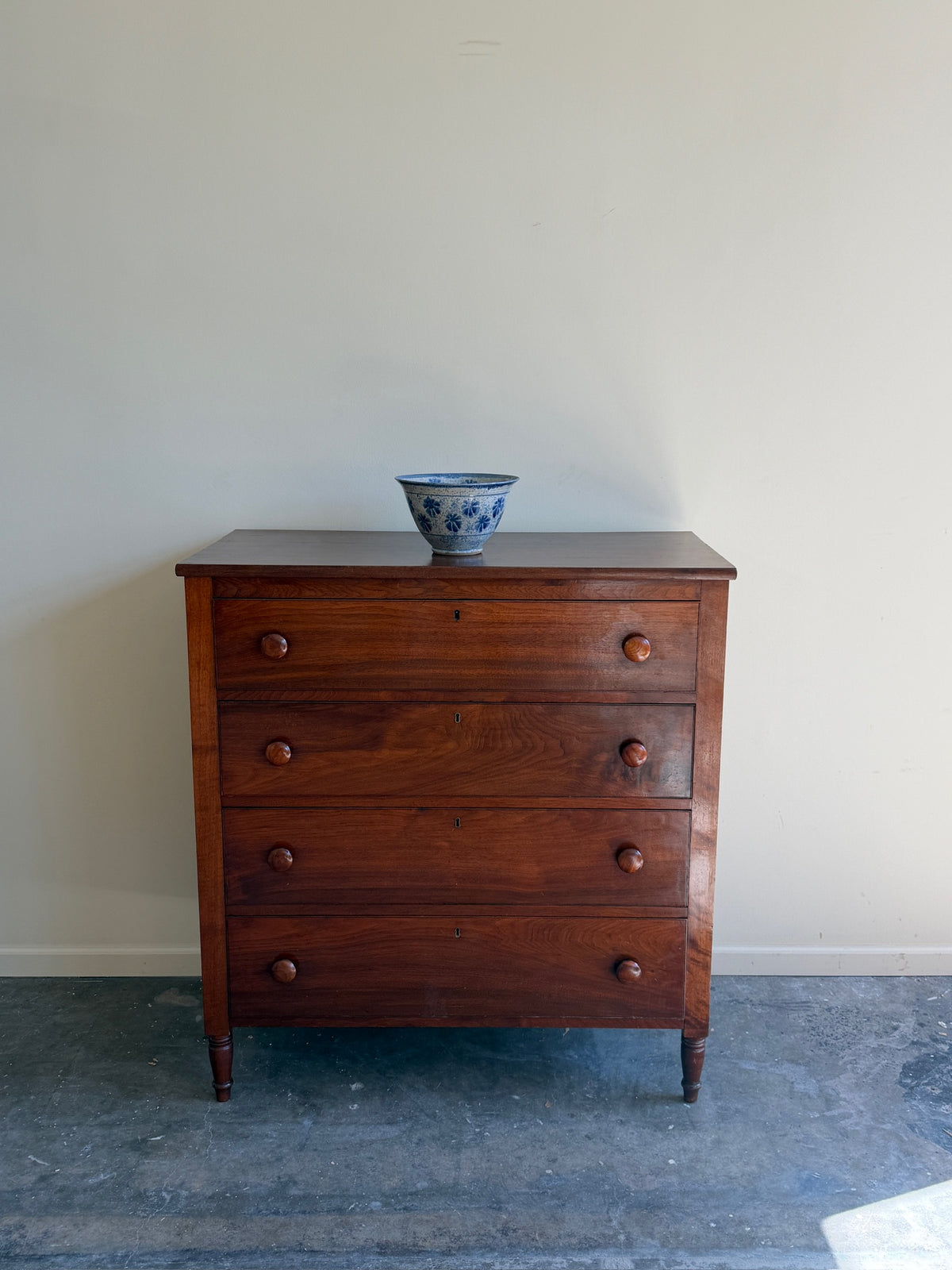 Mid-Atlantic Sheraton walnut dresser