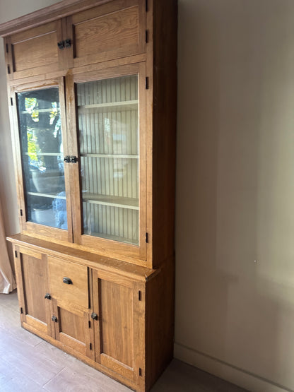 Pine two piece hutch