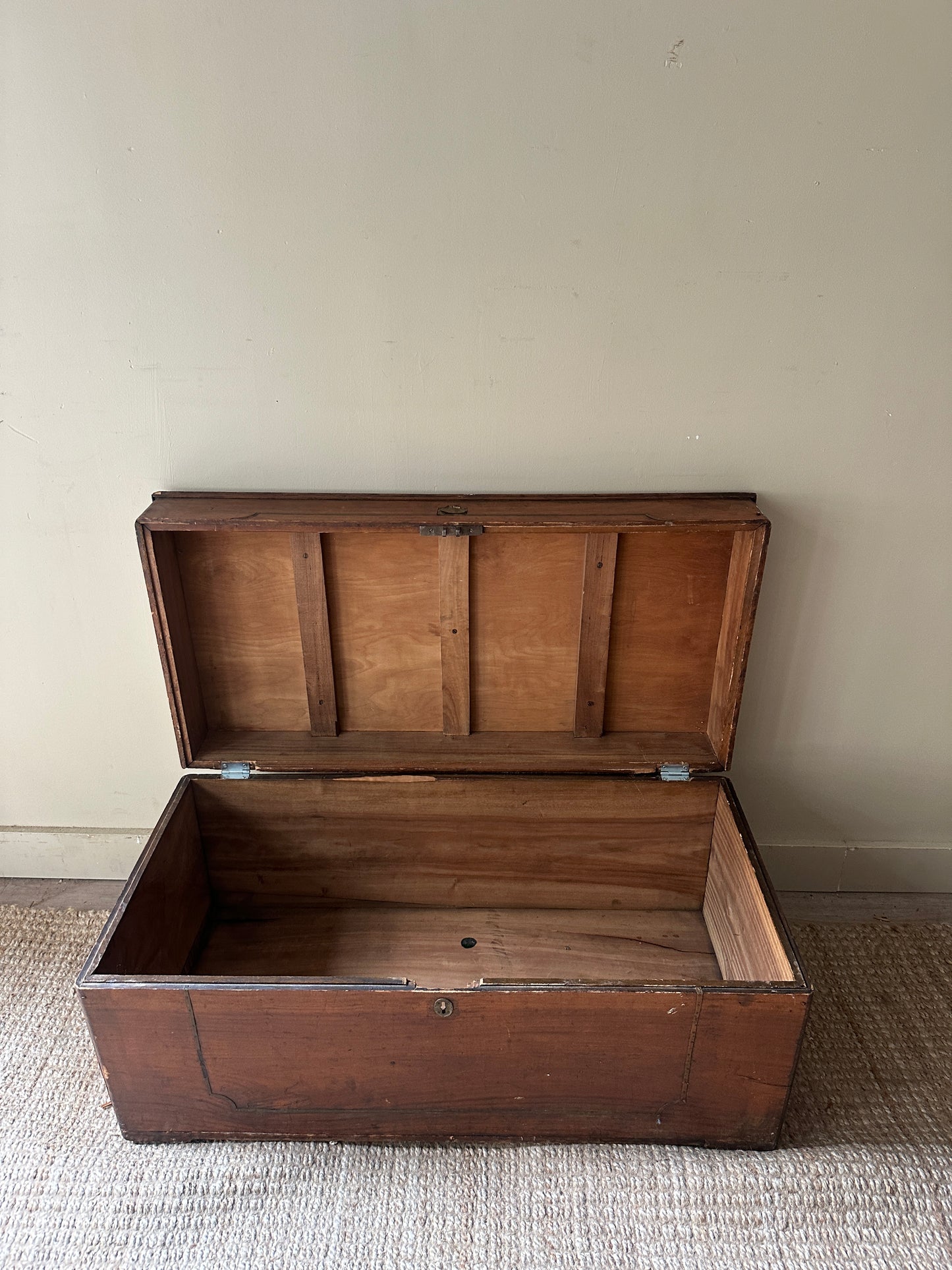Pine chest