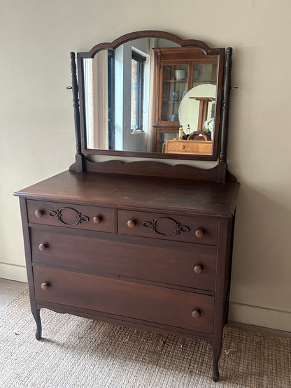 Pine dresser w mirror