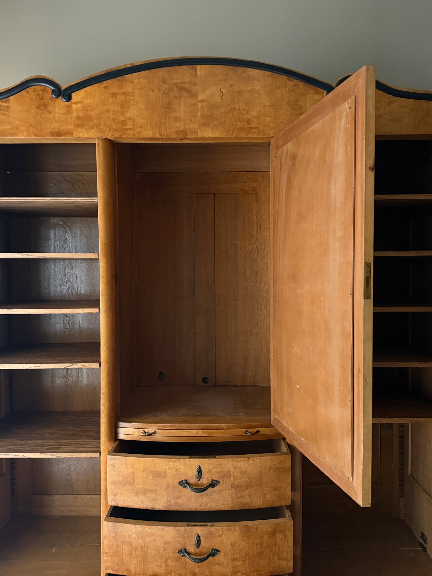 Deco birch armoire