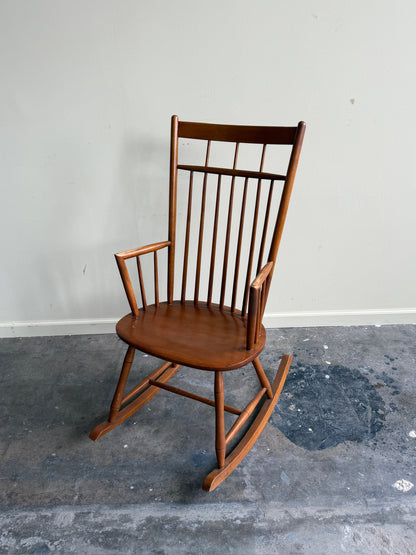 Maple windsor rocking chair