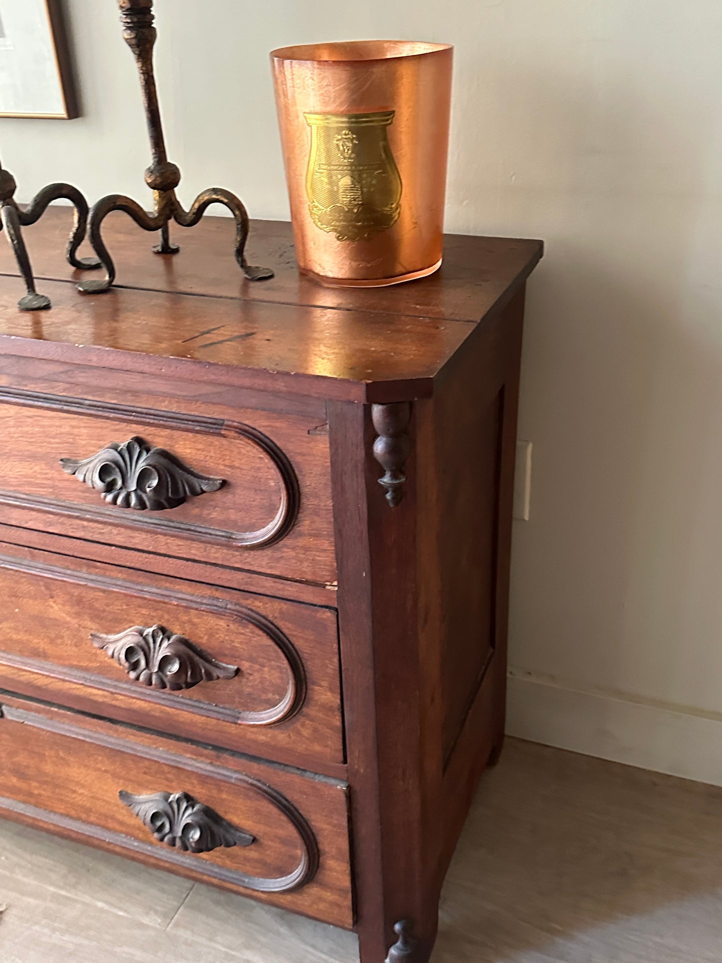 Pine dresser