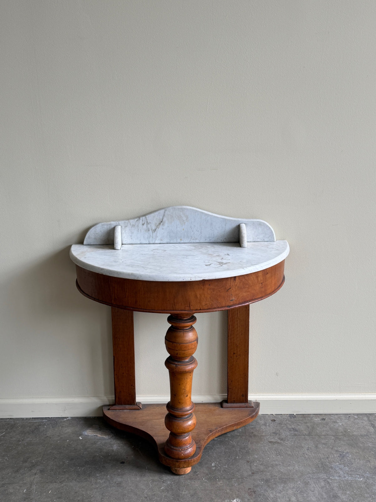 English early Victorian marble top washstand