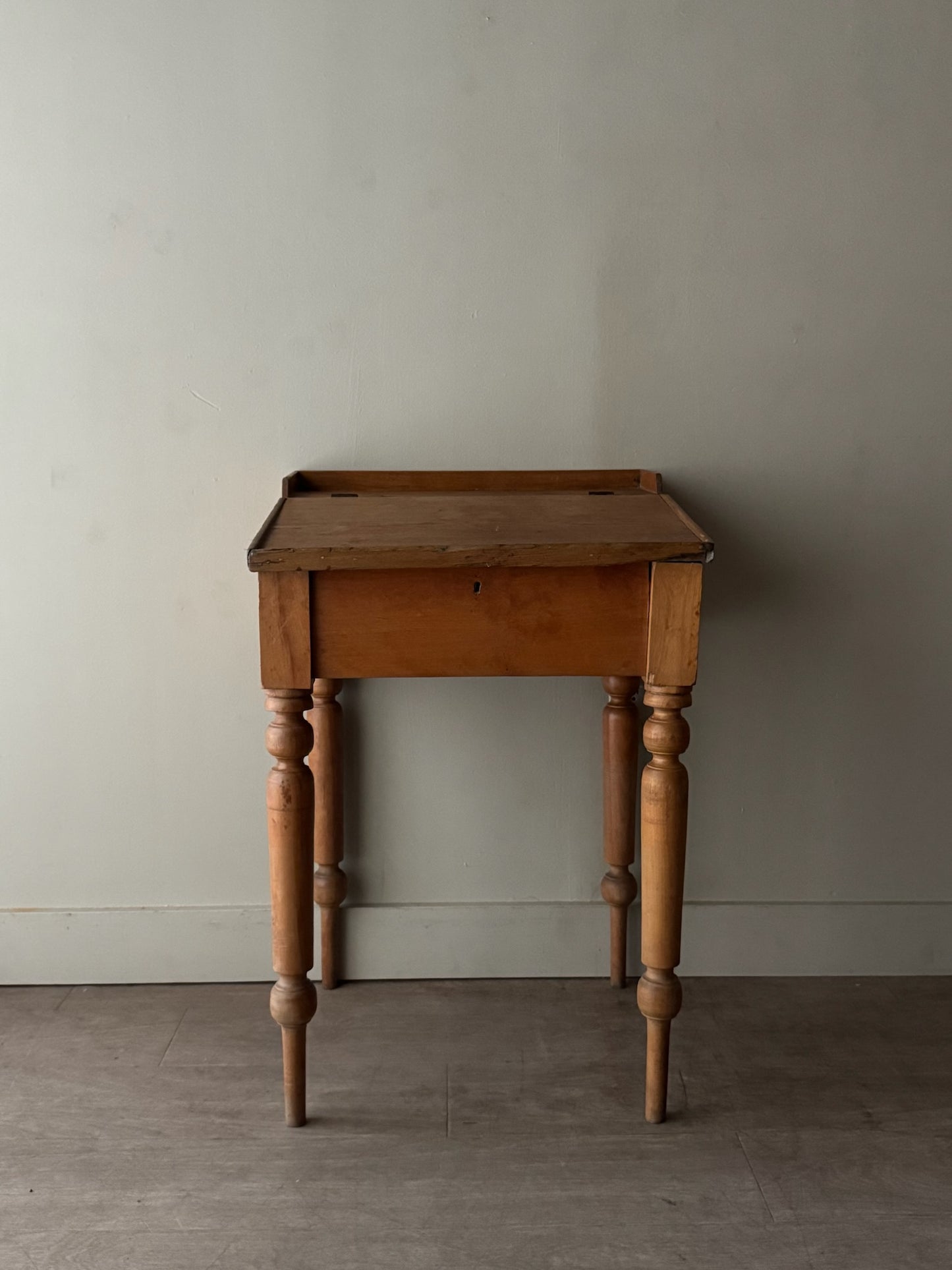 Pennsylvania Sheraton pine schoolmaster’s desk