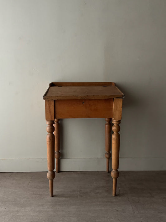 Pennsylvania Sheraton pine schoolmaster’s desk