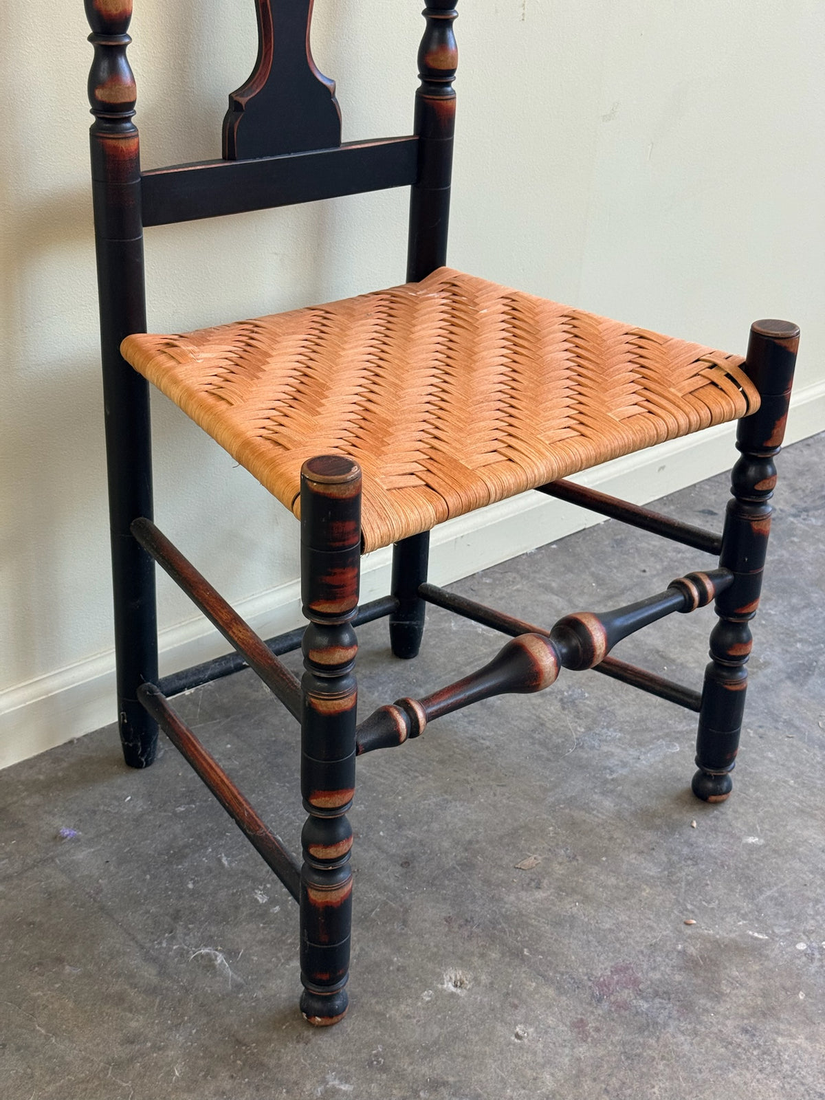 Queen Anne vase-back splint seat chair