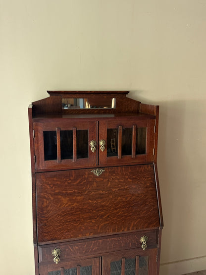 Mission secretary desk