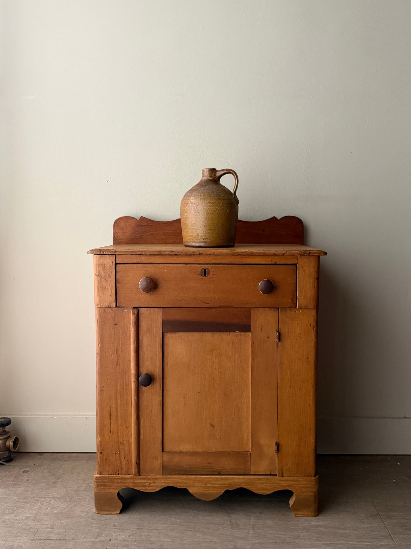 Pine washstand