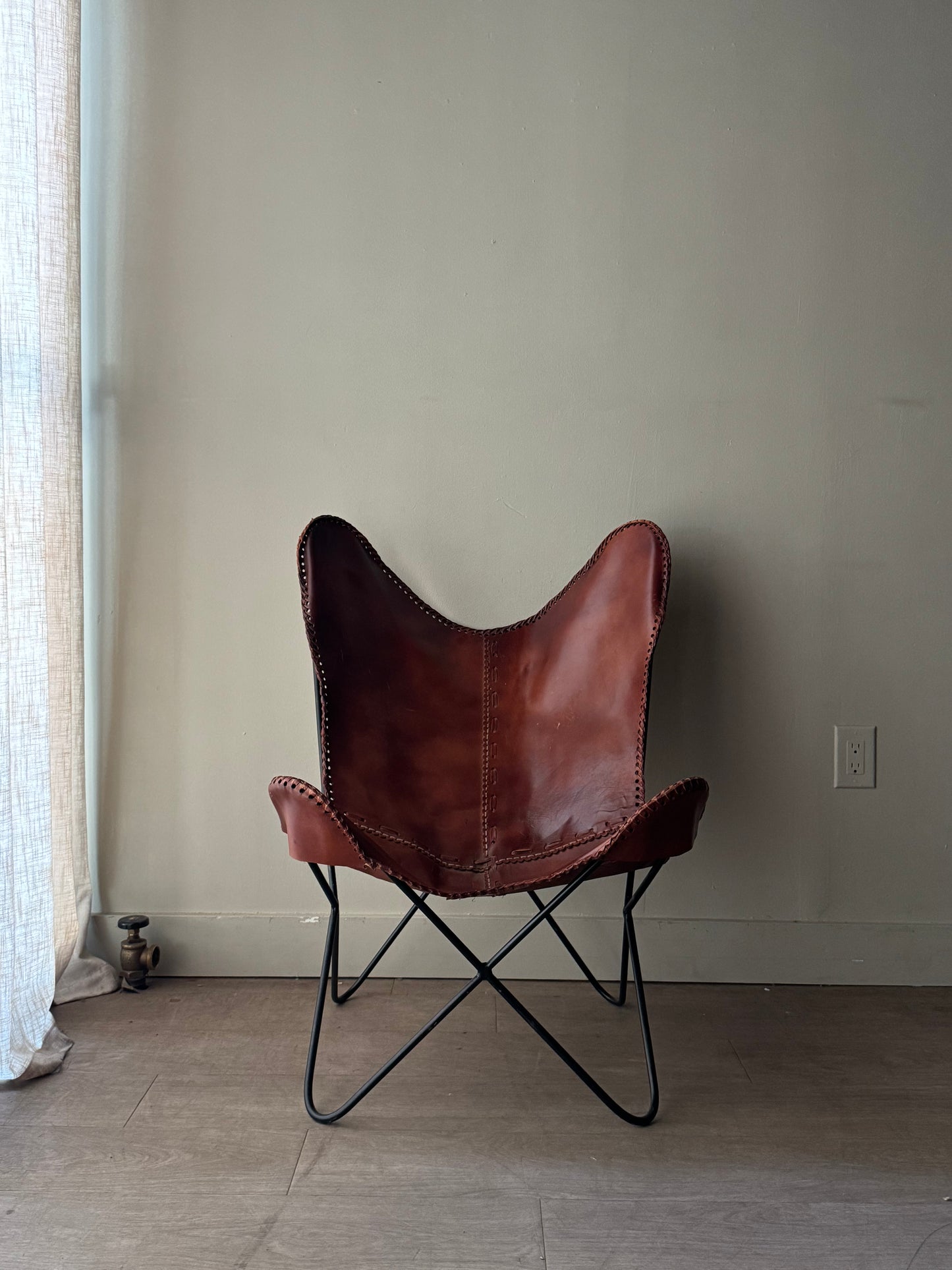 Leather butterfly chair
