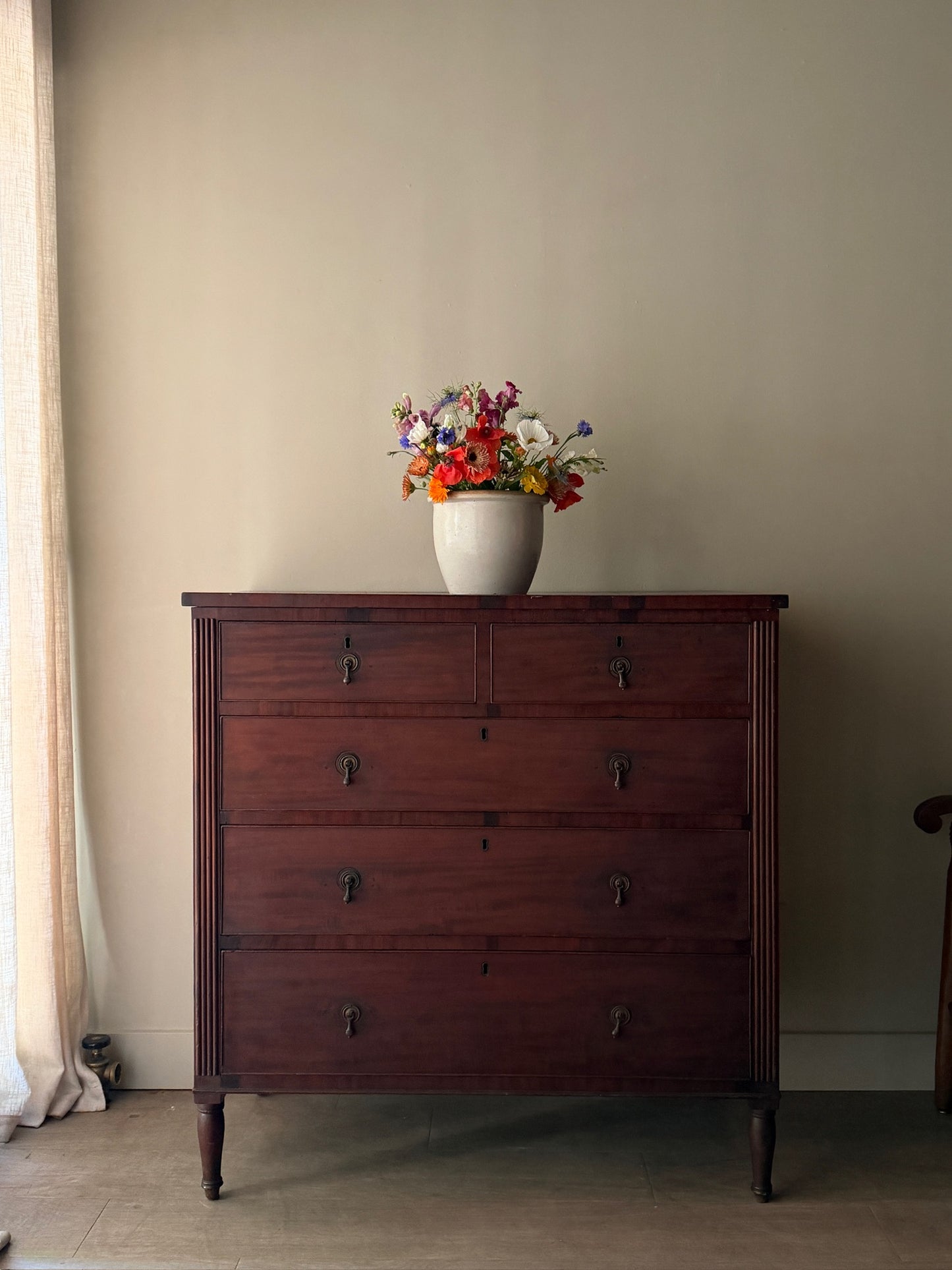 Sheraton mahogany dresser