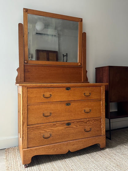 Oak dresser with mirror