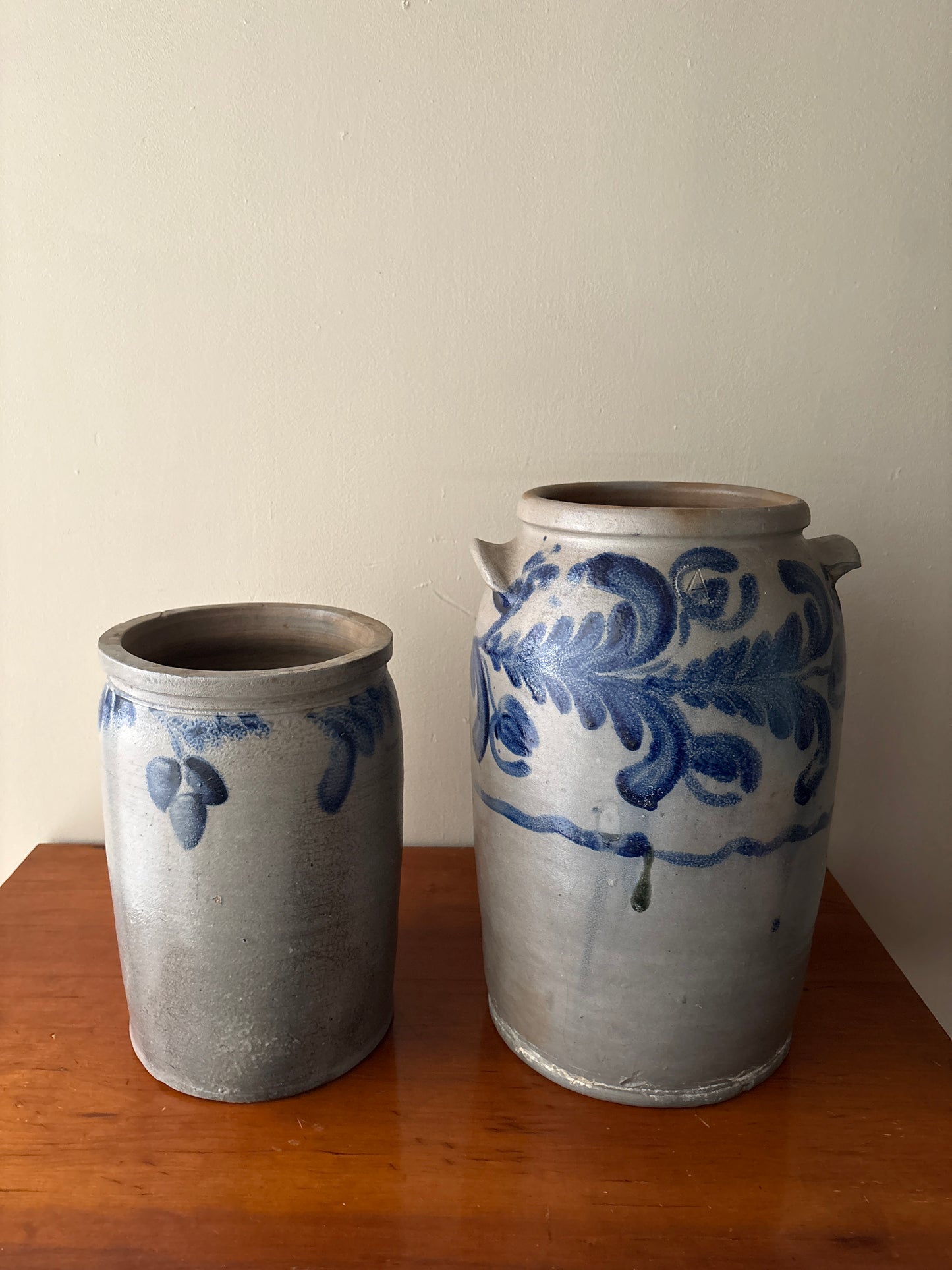 Cobalt-decorated stoneware crock