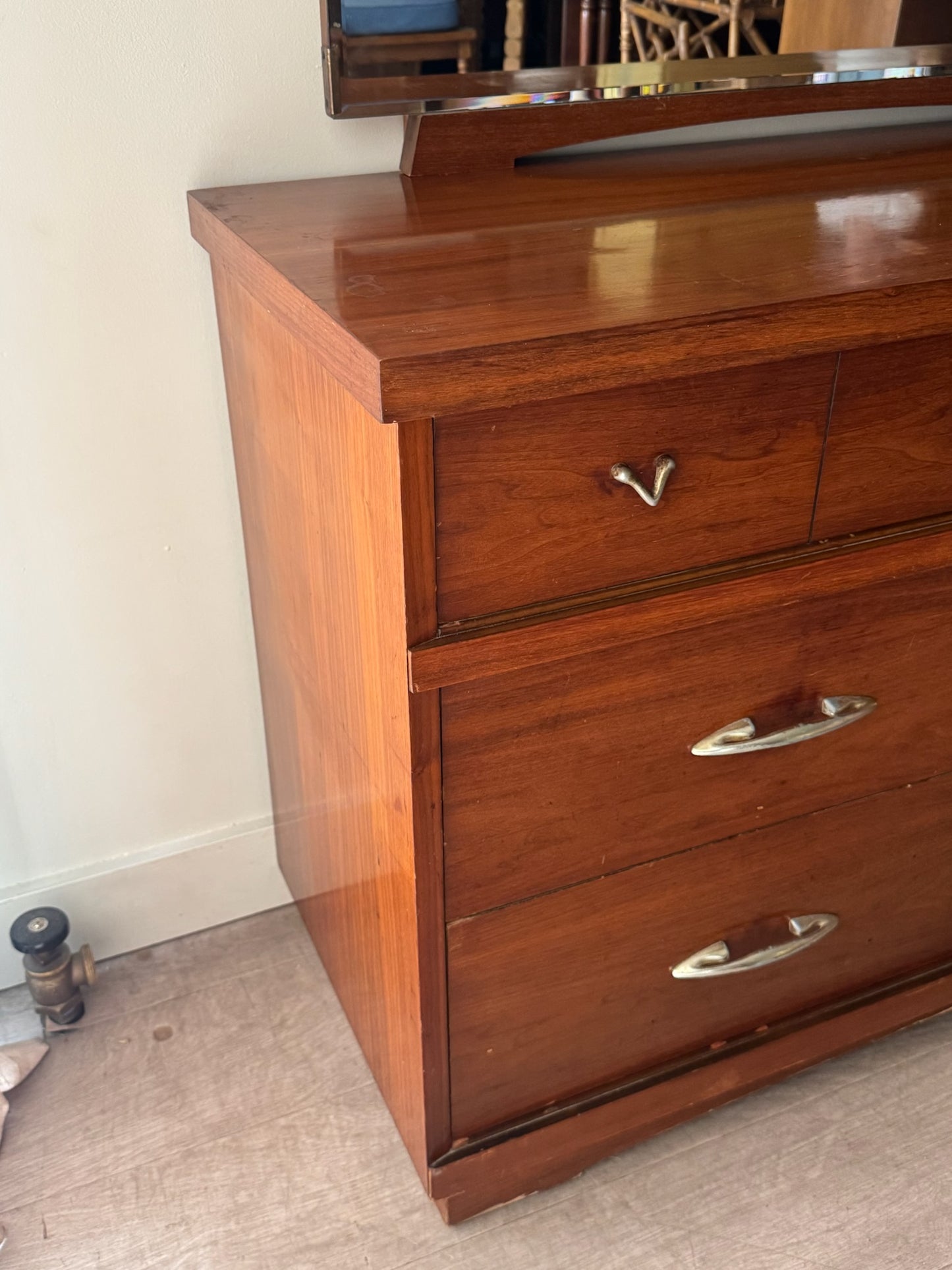 Walnut 6 drawer dresser with mirror