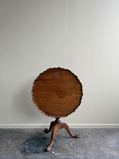 Pennsylvania Federal walnut tilt top side table