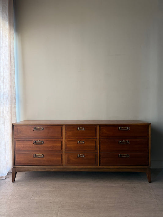Lane walnut 9 drawer dresser