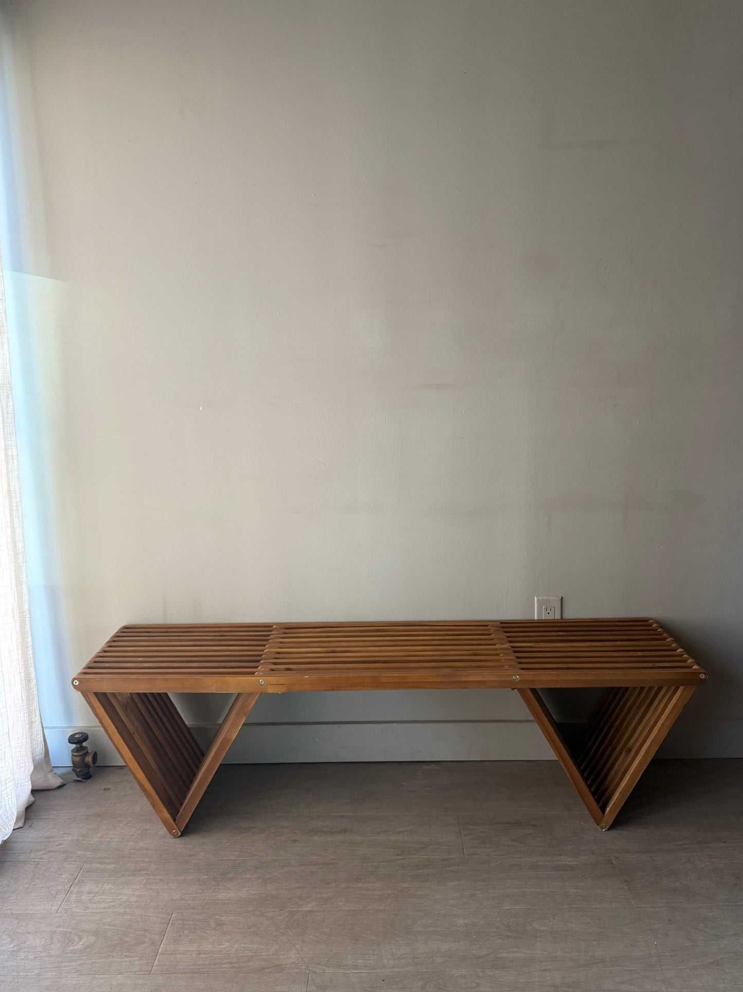 Mango wood slatted bench