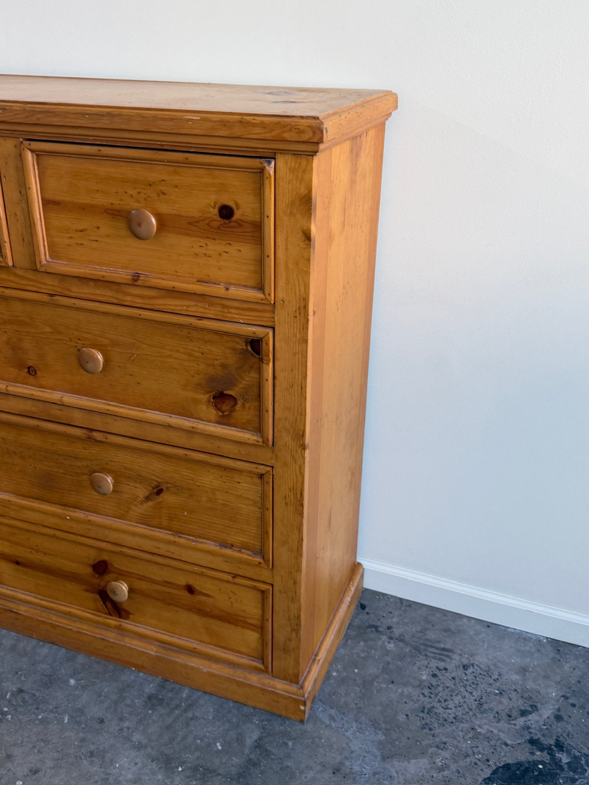 Pine 9 drawer dresser