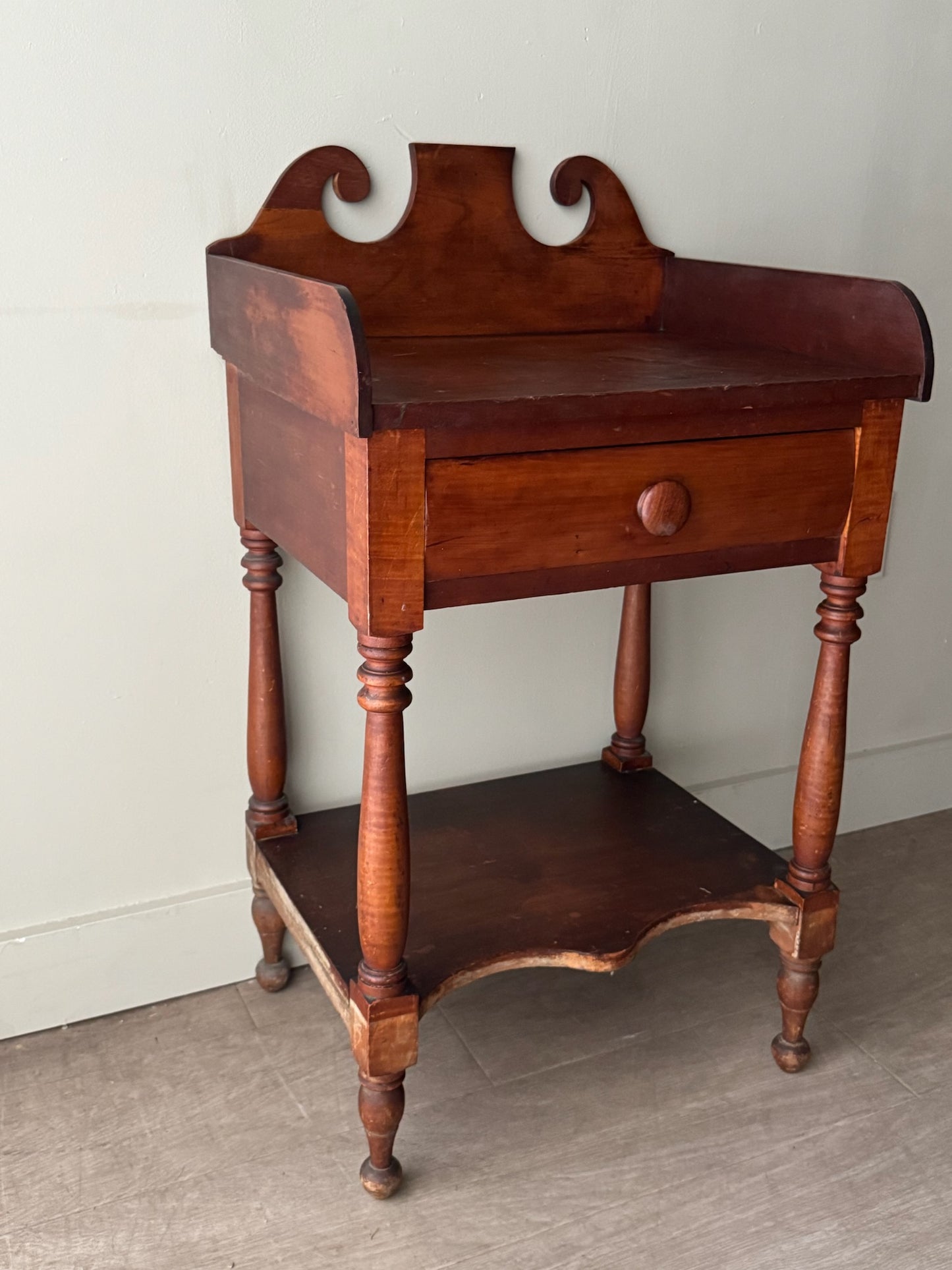 Sheraton walnut washstand