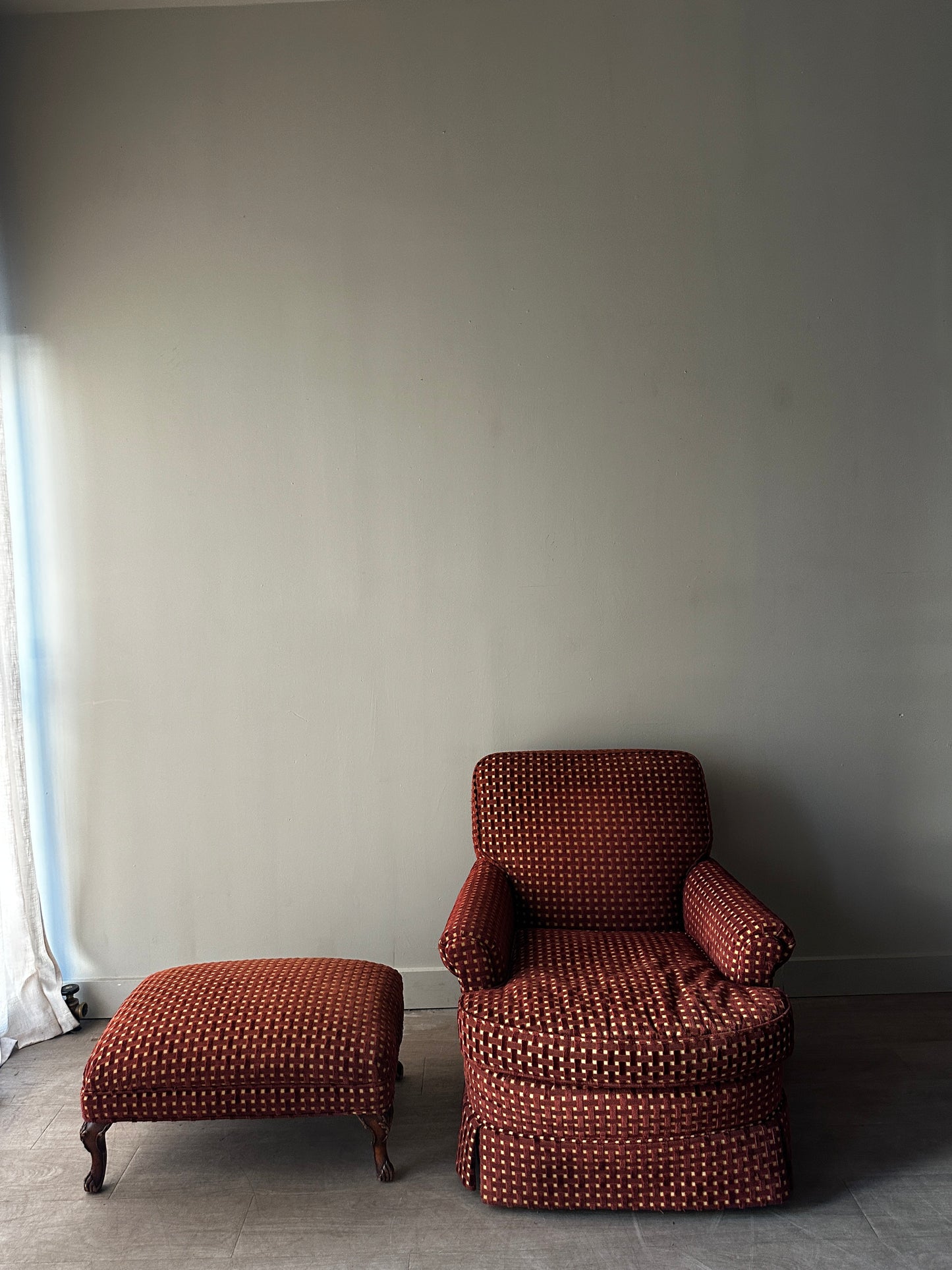 Basket weave fabric armchair with ottoman