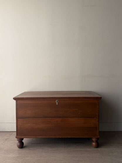 Pennsylvania Sheraton pine chest