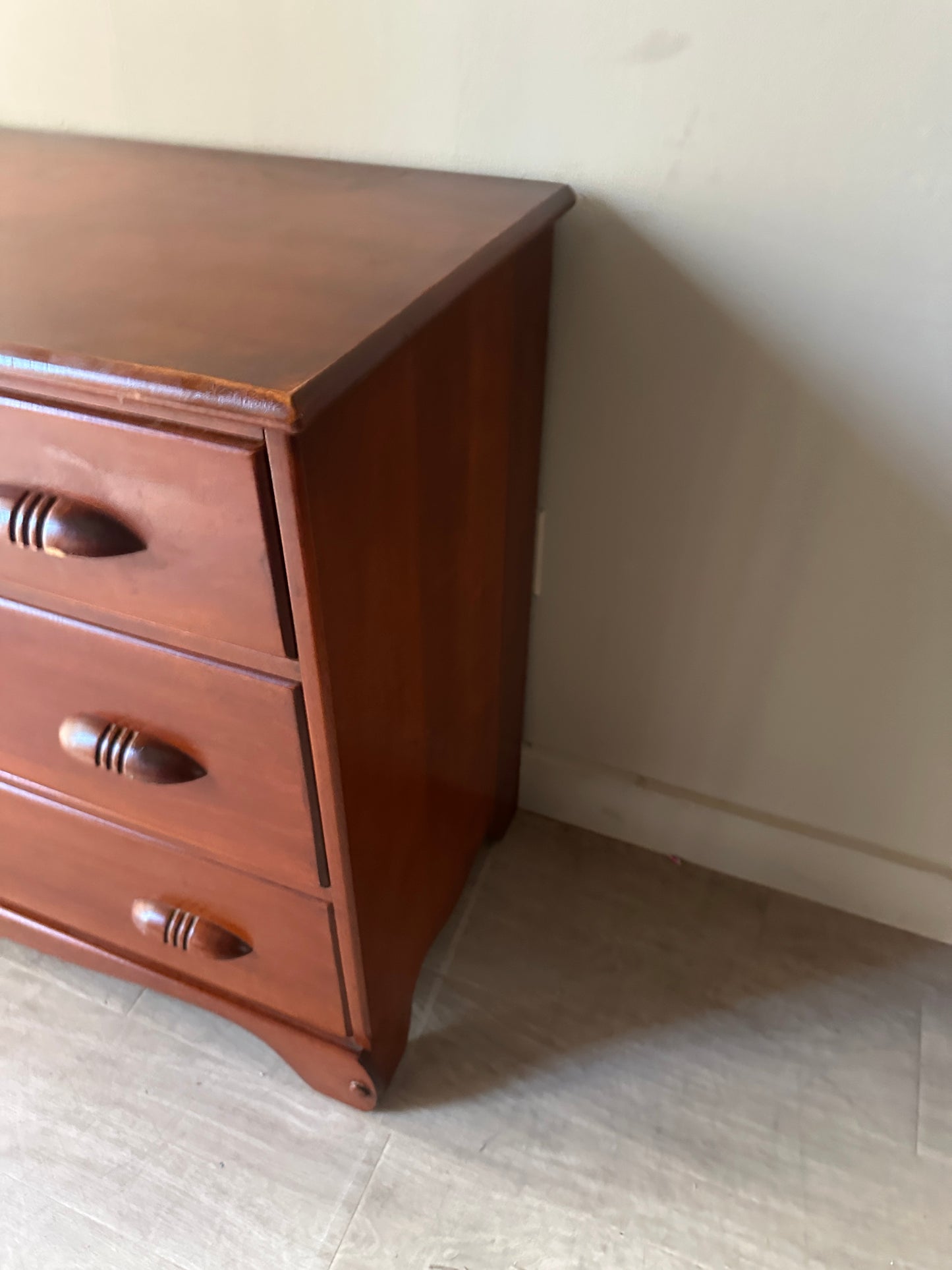 Maple dresser 3 drawers