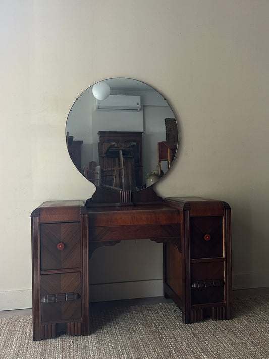 Deco vanity