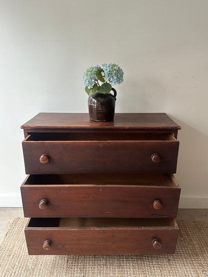 Pine dresser