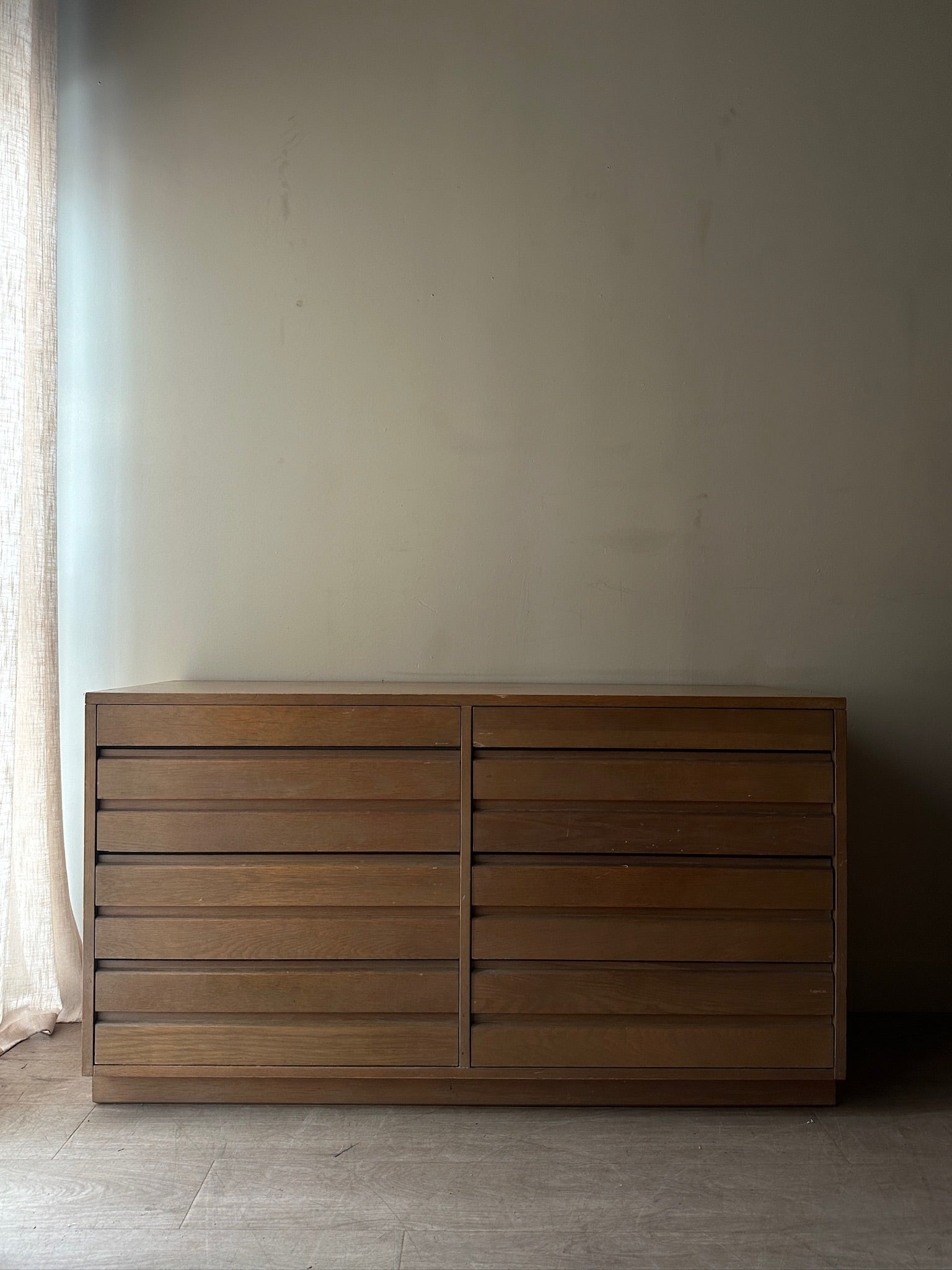 Sligh oak 8 drawer dresser – Good Behavior