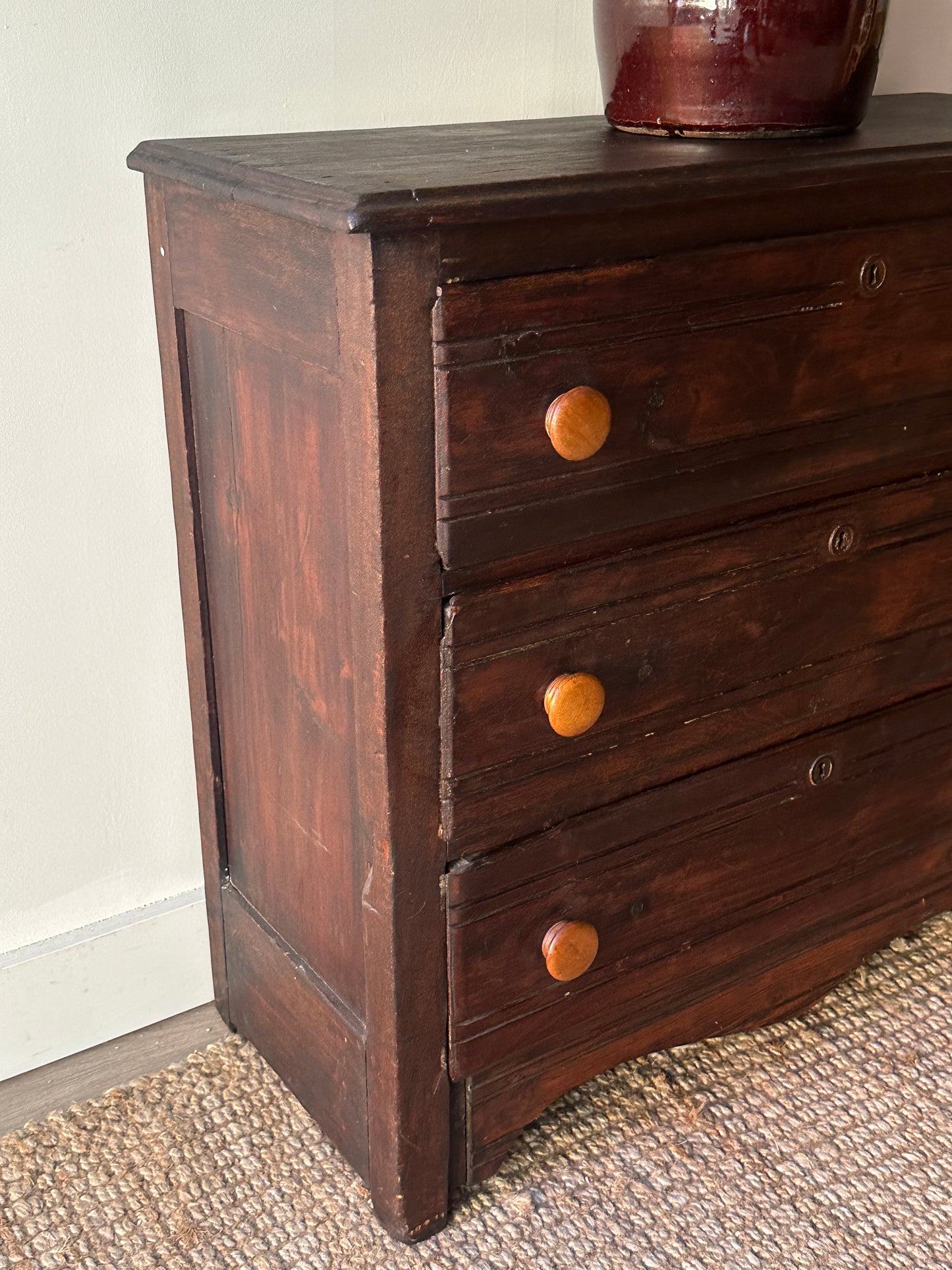 Small pine dresser